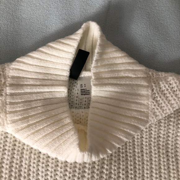 NEW H&M white knit turtle neck - Picture 2 of 3